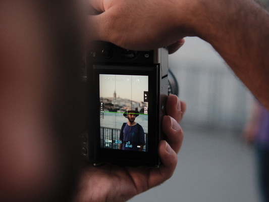 Warum wir im Urlaub mehr Fotos von anderen machen als von uns selbst